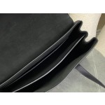 CELINE 𝗦𝗢𝗙𝗧𝟭𝟲 Medium model: 195543