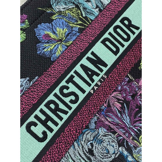 Dior Tote's latest concept zoo spring and summer series8001