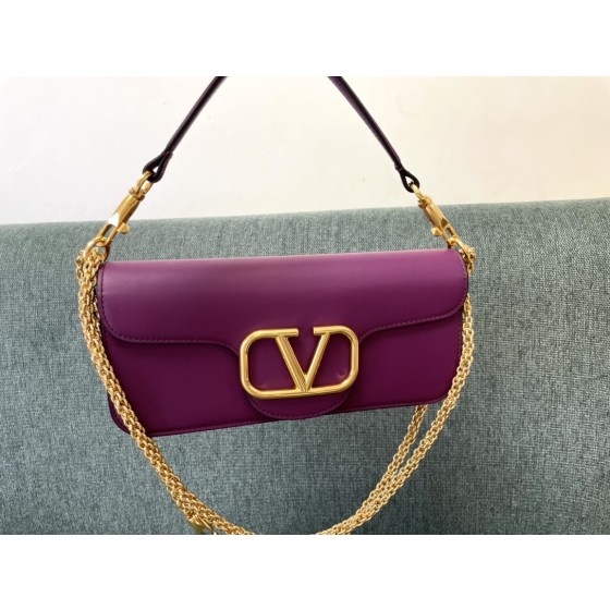 Valentino calfskin handbag ️Model: 1133