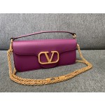 Valentino calfskin handbag ️Model: 1133