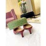 Gucci's latest high-heeled slippers