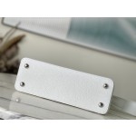 𝐋𝐎𝐔𝐈𝐒𝐕𝐔𝐈𝐓𝐓𝐎𝐍 M21637/48865 White Collated Color Dot Medium