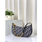 DIOR zipper closure with CD zipper head 9274