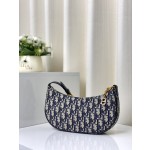 DIOR zipper closure with CD zipper head 9274