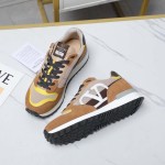 Valentino's latest casual color matching sneakers are minimalist, fashionable, and low cut men's and women's shoes