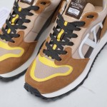 Valentino's latest casual color matching sneakers are minimalist, fashionable, and low cut men's and women's shoes