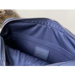 𝐋𝐎𝐔𝐈𝐒𝐕𝐔𝐈𝐓𝐓𝐎𝐍 M22611 blue top leather this Fastline messenger bag