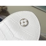 𝐋𝐎𝐔𝐈𝐒𝐕𝐔𝐈𝐓𝐓𝐎𝐍 N93419/M48865 Purple Colored Crocodile Pattern Silver Buckle This CAPUCINES BB handbag