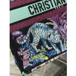 Dior Tote's latest concept zoo spring and summer series8001