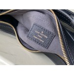 𝐋𝐎𝐔𝐈𝐒𝐕𝐔𝐈𝐓𝐓𝐎𝐍 M4602 Black Embossed Bagatelle Handbag