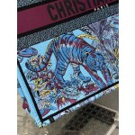 Dior Tote's latest concept zoo spring and summer series8001