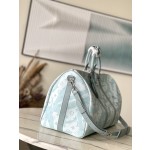 𝐋𝐎𝐔𝐈𝐒𝐕𝐔𝐈𝐓𝐓𝐎𝐍 M22570 This Keepall Bandouli è re 50 travel bag