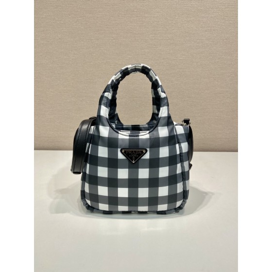 Prada grid vegetable basket 🎉 1BG359
