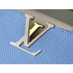 𝐋𝐎𝐔𝐈𝐒𝐕𝐔𝐈𝐓𝐓𝐎𝐍 M21887 Blue Medium This CAPUCINES BB handbag