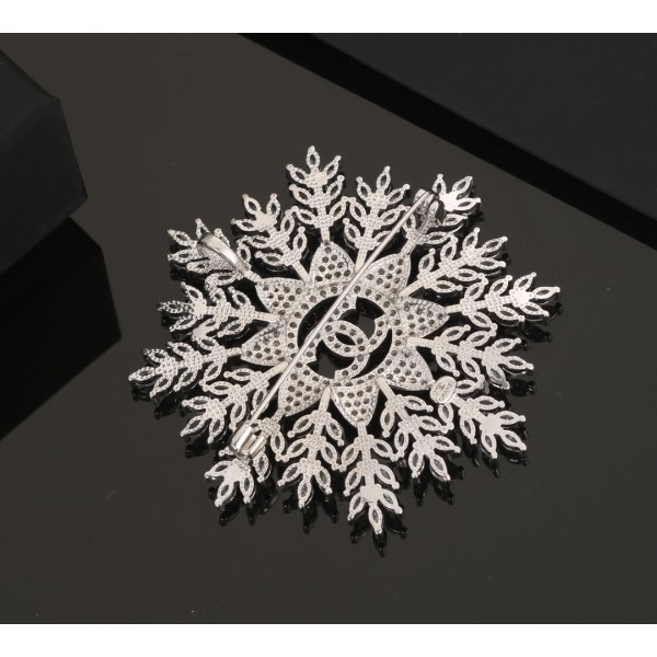 CHANEL High end Snowflake ❄️ Double C brooch