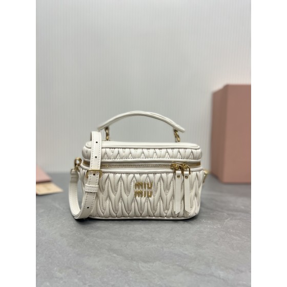 MIU MIU 5BH226: M New Product Makeup Bag Handbag