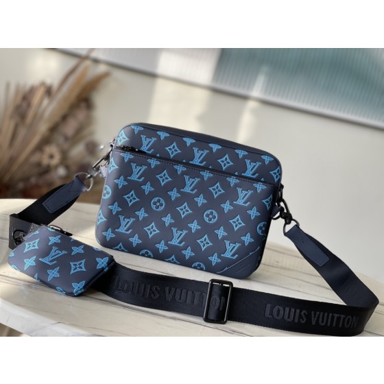 𝐋𝐎𝐔𝐈𝐒𝐕𝐔𝐈𝐓𝐓𝐎𝐍 M46604 Blue Embossed This Trio Postman Bag