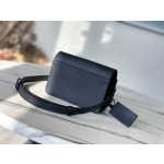 𝐋𝐎𝐔𝐈𝐒𝐕𝐔𝐈𝐓𝐓𝐎𝐍 M82085 Black Takeoff Postman Bag