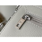 𝐋𝐎𝐔𝐈𝐒𝐕𝐔𝐈𝐓𝐓𝐎𝐍 M22505 Grey Green Takeoff Postman Bag