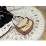 CELINE 𝒎𝒊𝒏𝒊 saddle bag model: 10K502
