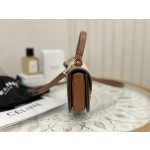 CELINE 𝒎𝒊𝒏𝒊 saddle bag model: 10K502