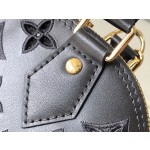 𝐋𝐎𝐔𝐈𝐒𝐕𝐔𝐈𝐓𝐓𝐎𝐍 M22878 black embroidered shell bag series