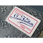 𝐋𝐎𝐔𝐈𝐒𝐕𝐔𝐈𝐓𝐓𝐎𝐍 M82313 denim fabric This Pochette To Go handbag
