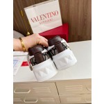 Valentino runway couple's popular thick lace casual shoes