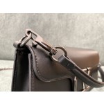 Valentino calfskin handbag ️Model: 1133