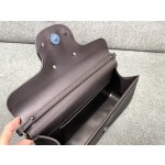 Valentino calfskin handbag ️Model: 1133