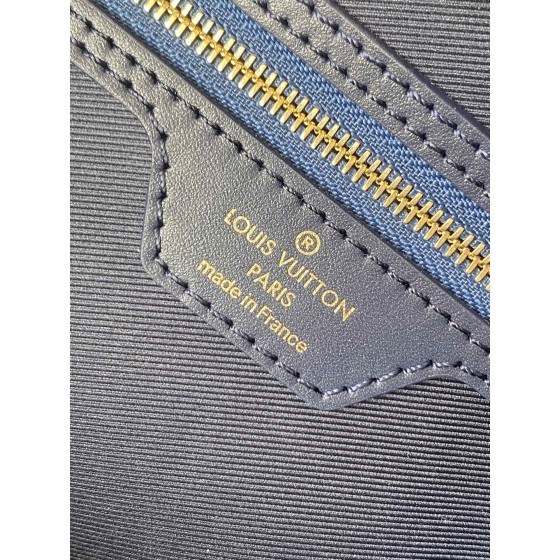 LOUIS VUITTON M22921 This Neverfull Medium Handbag