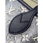 LOUIS VUITTON M22921 This Neverfull Medium Handbag