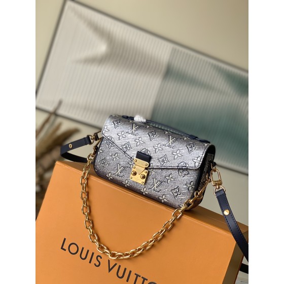 Louis Vuitton M22834 Metis Bag Stuff