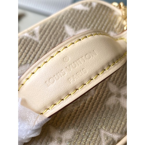 LOUIS VUITTON M82467 Gold This Micro Vanity Handbag