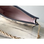 LOUIS VUITTON    M82521