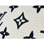 LOUIS VUITTON    M82521