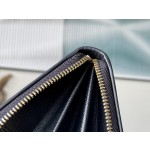 LOUIS VUITTON     M82529