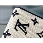 LOUIS VUITTON     M82529