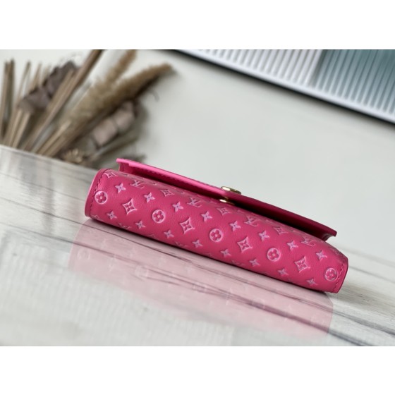 LOUIS VUITTON M82234 Rose Red New Victoria Wallet