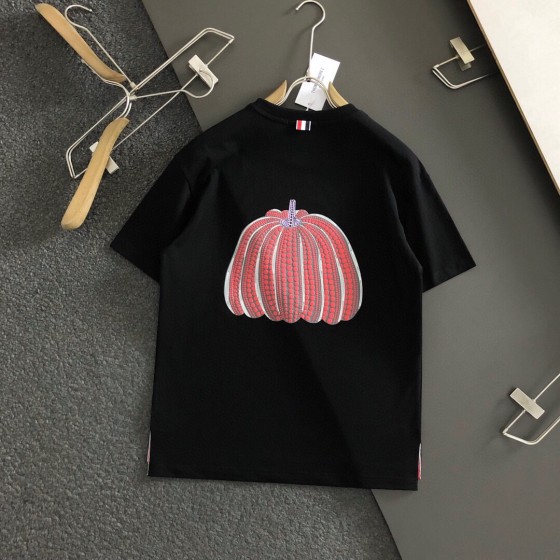 Louis Vuitton Kusama collaboration series pumpkin pattern