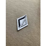 Dior three-dimensional diamond C * D micro embroidered round neck sweater