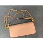 Valentino calfskin handbag ️Model: 1133