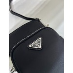 Prada mobile phone case bag 🎉2ZT024