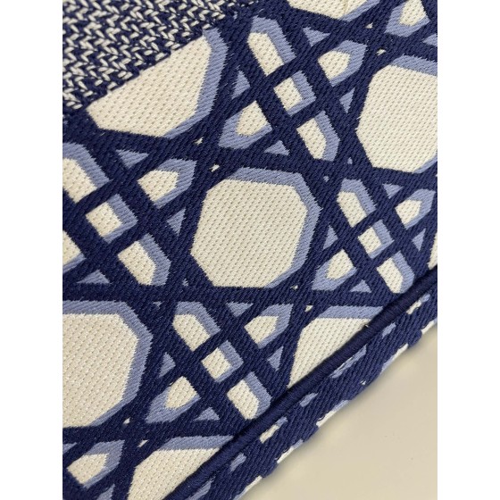 DIOR Tote classic diamond grid, iconic letters