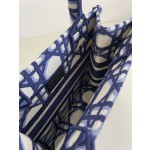 DIOR Tote classic diamond grid, iconic letters