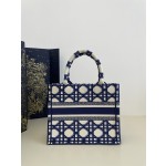 DIOR Tote classic diamond grid, iconic letters