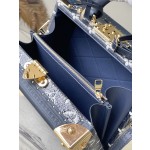 LOUIS VUITTON  M10201