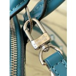 𝐋𝐎𝐔𝐈𝐒𝐕𝐔𝐈𝐓𝐓𝐎𝐍 M21682 Dark Blue