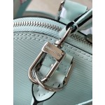 𝐋𝐎𝐔𝐈𝐒𝐕𝐔𝐈𝐓𝐓𝐎𝐍 M21682 Light Blue