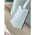 𝐋𝐎𝐔𝐈𝐒𝐕𝐔𝐈𝐓𝐓𝐎𝐍 M21682 Light Blue